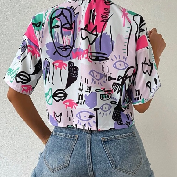 SHEIN EZwear Drop Shoulder Figure Graphic Blouse - Picture 3 of 3